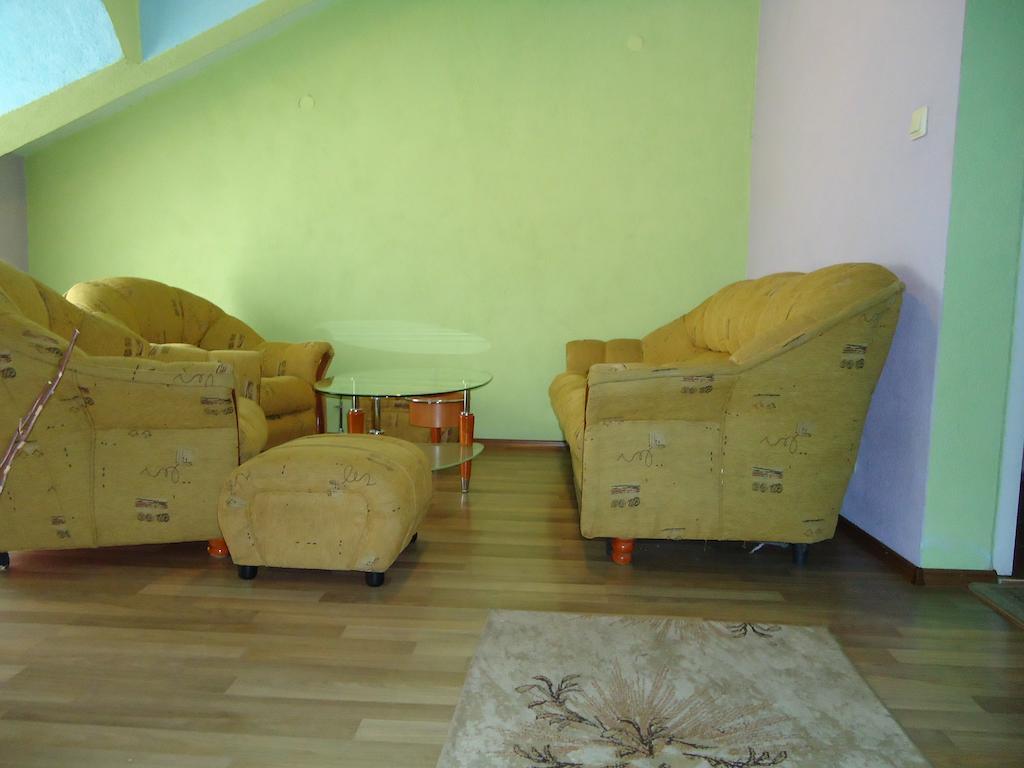 Dionis Hotel Petrici Cameră foto