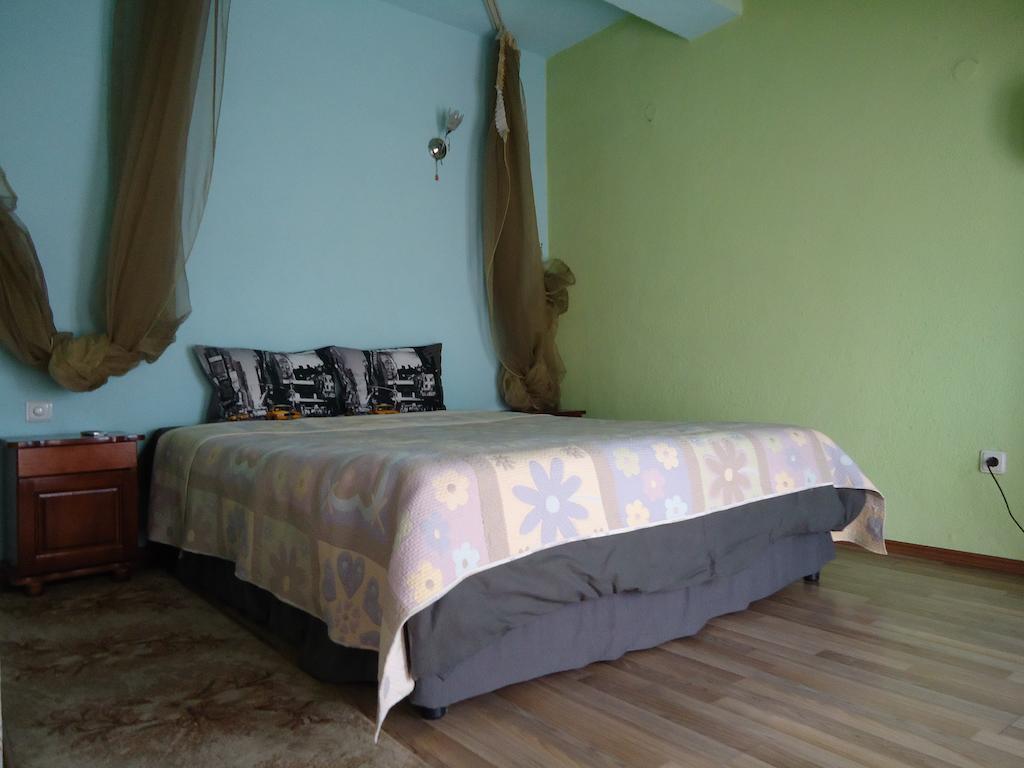 Dionis Hotel Petrici Cameră foto